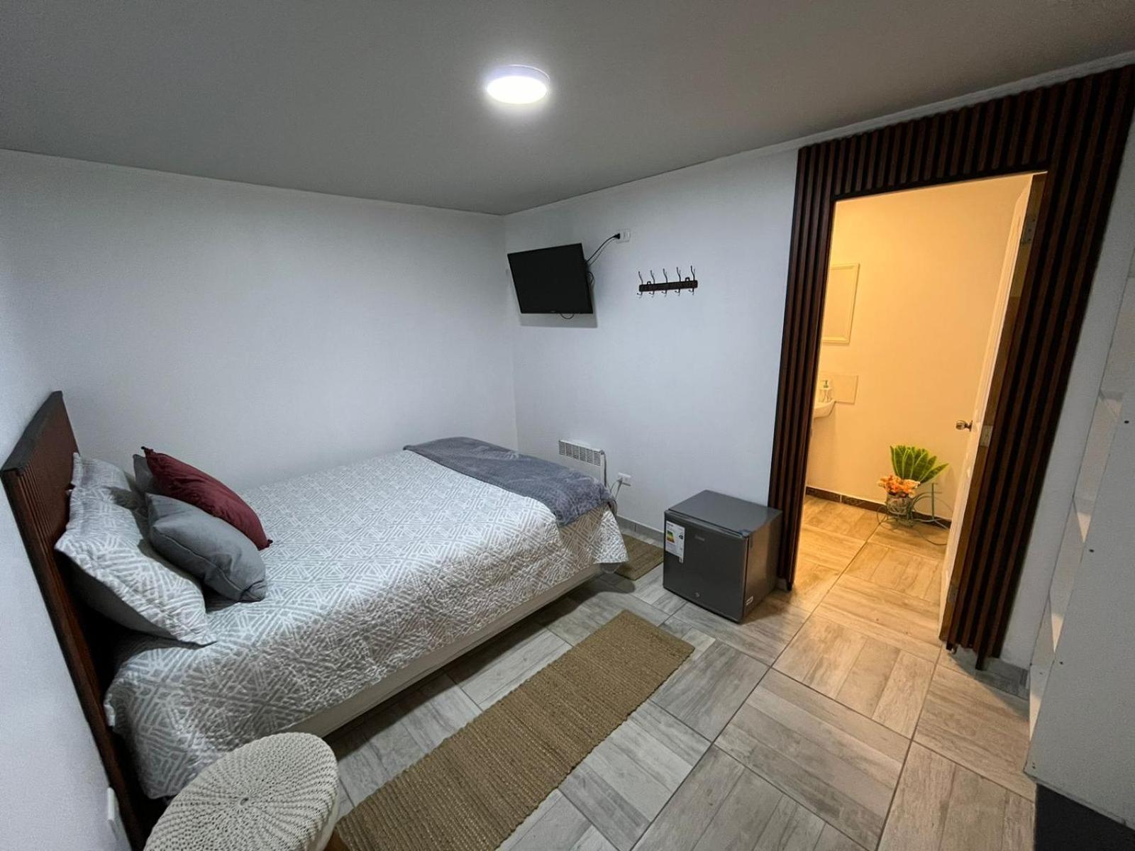 Hostal Fenix Hotel - Santiago — Photos 2